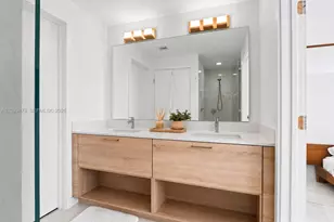 16385 Biscayne Blvd, North Miami Beach, FL 33160 - Photo 14
