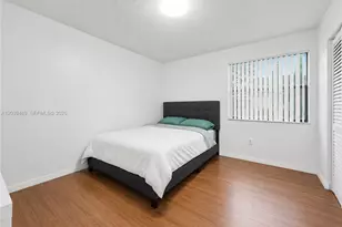 3rd Ct 20135, Miami, FL 33179 - Photo 18