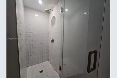 90 NE 32nd St #305, Miami, FL 33137 - Photo 8