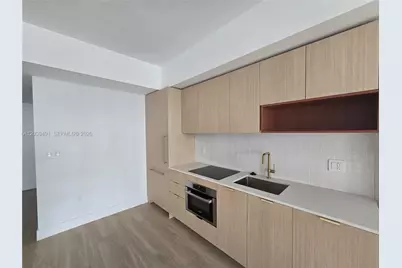90 NE 32nd St #305, Miami, FL 33137 - Photo 4