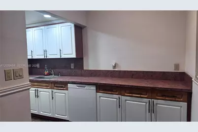 1522 NE 34th Ct #4, Oakland Park, FL 33334 - Photo 18