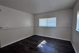 1522 NE 34th Ct, Oakland Park, FL 33334 - Photo 2