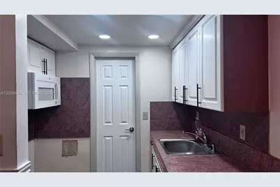 1522 NE 34th Ct #4, Oakland Park, FL 33334 - Photo 16