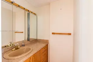 1450 Brickell Bay Dr, Miami, FL 33131 - Photo 12
