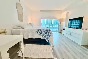55 SE 6th St, Miami, FL 33131 - Photo 10