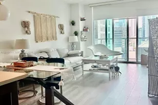 55 SE 6th St, Miami, FL 33131 - Photo 8