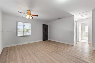 10544 SW 182nd St, Miami, FL 33157 - Photo 4