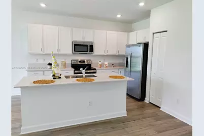 654 SE Lake Falls St #654, Port Saint Lucie, FL 34984 - Photo 4