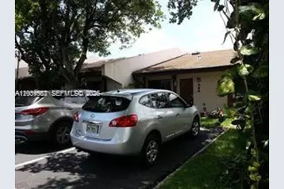 546 NE 199th Ln #4W, Miami, FL 33179 - Photo 24