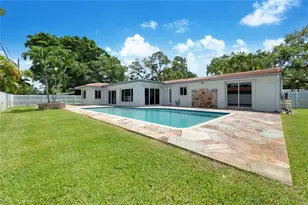 6250 SW 62nd Pl, South Miami, FL 33143 - Photo 2