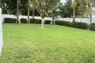 323 Northlake Dr, North Palm Beach, FL 33408 - Photo 6