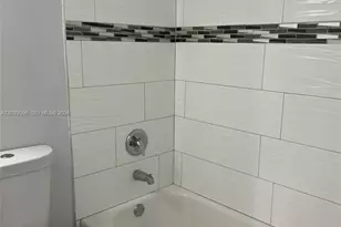 7211 W 24th Ave, Hialeah, FL 33016 - Photo 14