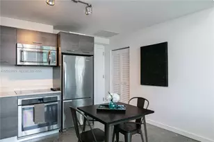 151 SE 1st St, Miami, FL 33131 - Photo 24