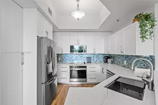 2641 N Flamingo Rd, Sunrise, FL 33323 - Photo 8