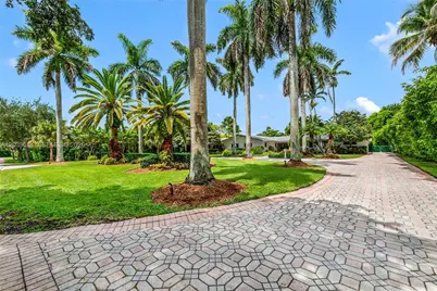 11900 SW 63rd Ave, Pinecrest, FL 33156 - Photo 4