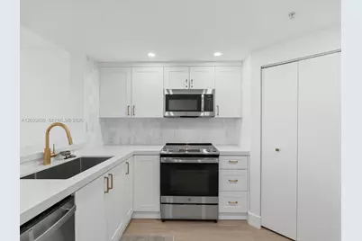 701 Brickell Key Blvd #1201, Miami, FL 33131 - Photo 8