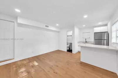4719 E 8th Ct, Hialeah, FL 33013 - Photo 26