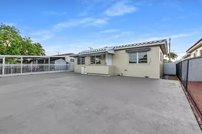 4719 E 8th Ct, Hialeah, FL 33013 - Photo 20