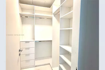 300 Biscayne Blvd Way #4008, Miami, FL 33131 - Photo 10