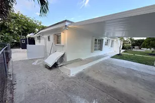 561 W 39th St, Hialeah, FL 33012 - Photo 8