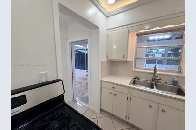 561 W 39th St #n/a, Hialeah, FL 33012 - Photo 48