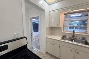561 W 39th St, Hialeah, FL 33012 - Photo 48