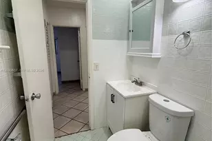 561 W 39th St, Hialeah, FL 33012 - Photo 18