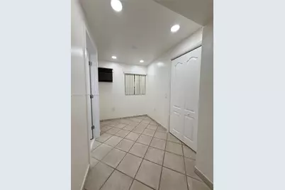 561 W 39th St #n/a, Hialeah, FL 33012 - Photo 36