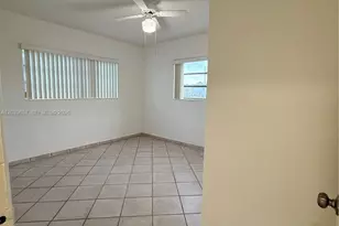 561 W 39th St, Hialeah, FL 33012 - Photo 26