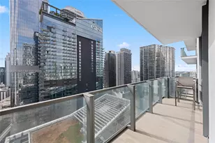 68 SE 6th St, Miami, FL 33131 - Photo 20