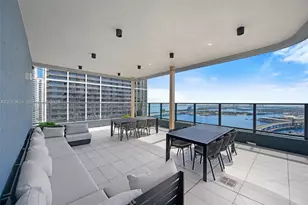 121 NE 5th St, Miami, FL 33132 - Photo 8
