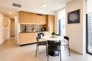121 NE 5th St, Miami, FL 33132 - Photo 2