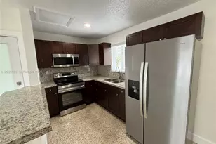 458 E 31st St, Hialeah, FL 33013 - Photo 4