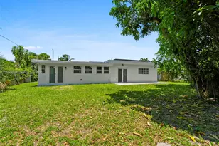 110 NE 152nd St, Miami, FL 33162 - Photo 50