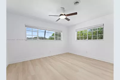 110 NE 152nd St, Miami, FL 33162 - Photo 30