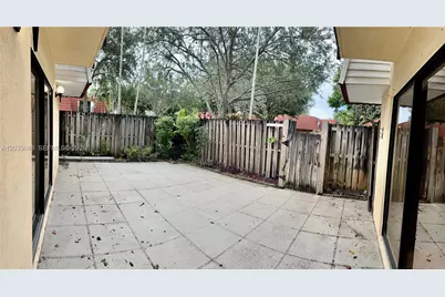 721 NW Nw 99th Cir #721, Plantation, FL 33324 - Photo 4