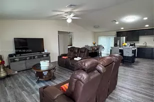 1201 Banjo Ct, Labelle, FL 33935 - Photo 4