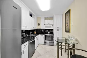 3180 S Ocean Dr, Hallandale Beach, FL 33009 - Photo 14