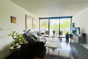 3701 N Country Club Dr, Aventura, FL 33180 - Photo 2