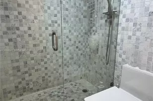 3701 N Country Club Dr, Aventura, FL 33180 - Photo 24