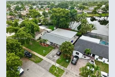 551 NW 99th Way, Pembroke Pines, FL 33024 - Photo 44