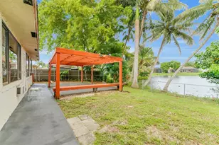 551 NW 99th Way, Pembroke Pines, FL 33024 - Photo 4