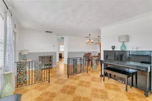 551 NW 99th Way, Pembroke Pines, FL 33024 - Photo 20
