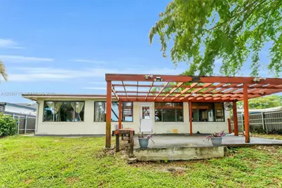 551 NW 99th Way, Pembroke Pines, FL 33024 - Photo 6