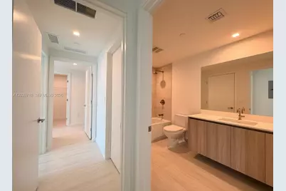 77 SE 5th St #1903, Miami, FL 33131 - Photo 14