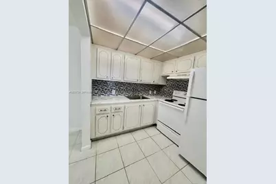 202 Mansfield #E, Boca Raton, FL 33434 - Photo 4
