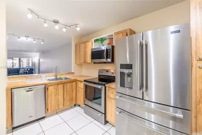 601 Ives Dairy Rd #101-8, Miami, FL 33179 - Photo 6