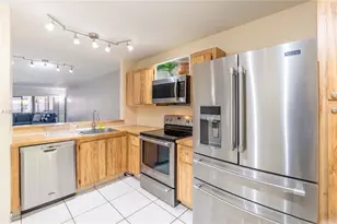 601 Ives Dairy Rd, Miami, FL 33179 - Photo 6