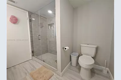 601 Ives Dairy Rd #101-8, Miami, FL 33179 - Photo 6