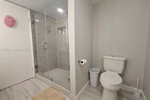 601 Ives Dairy Rd, Miami, FL 33179 - Photo 6